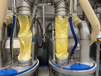 Seeflex 040E with Rings as a feeder on a mixer