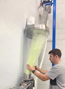 Venting Surge Hopper In Action - Walls being massaged
