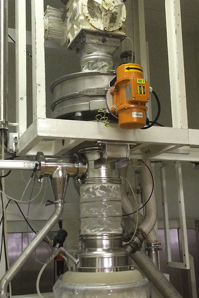Seeflex 040E with rings used with active powders for pharmaceutical production in Sweco sifter.