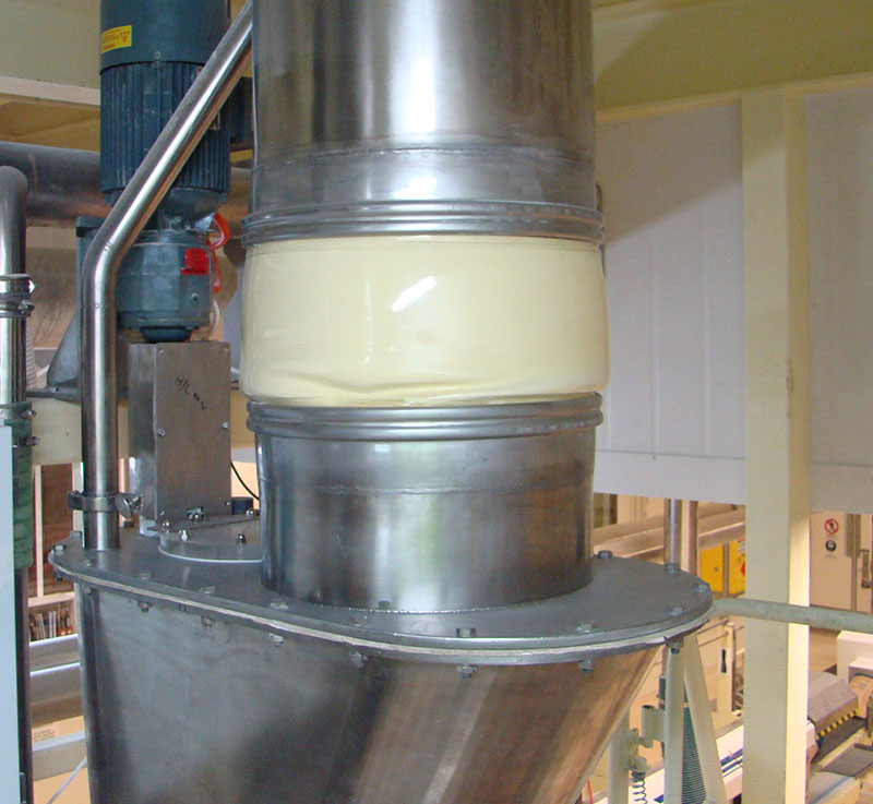 BFM® connector with milk powder feeding into a hopper