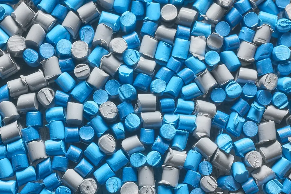 close-up-picture-of-color-masterbatch-pellets
